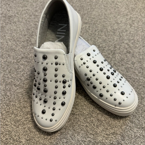Nine West Slip-On Sneakers, white leather w/ studs - NWOT - Picture 3 of 3
